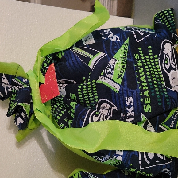 Pair of Seahawks gift bags - Picture 2 of 4